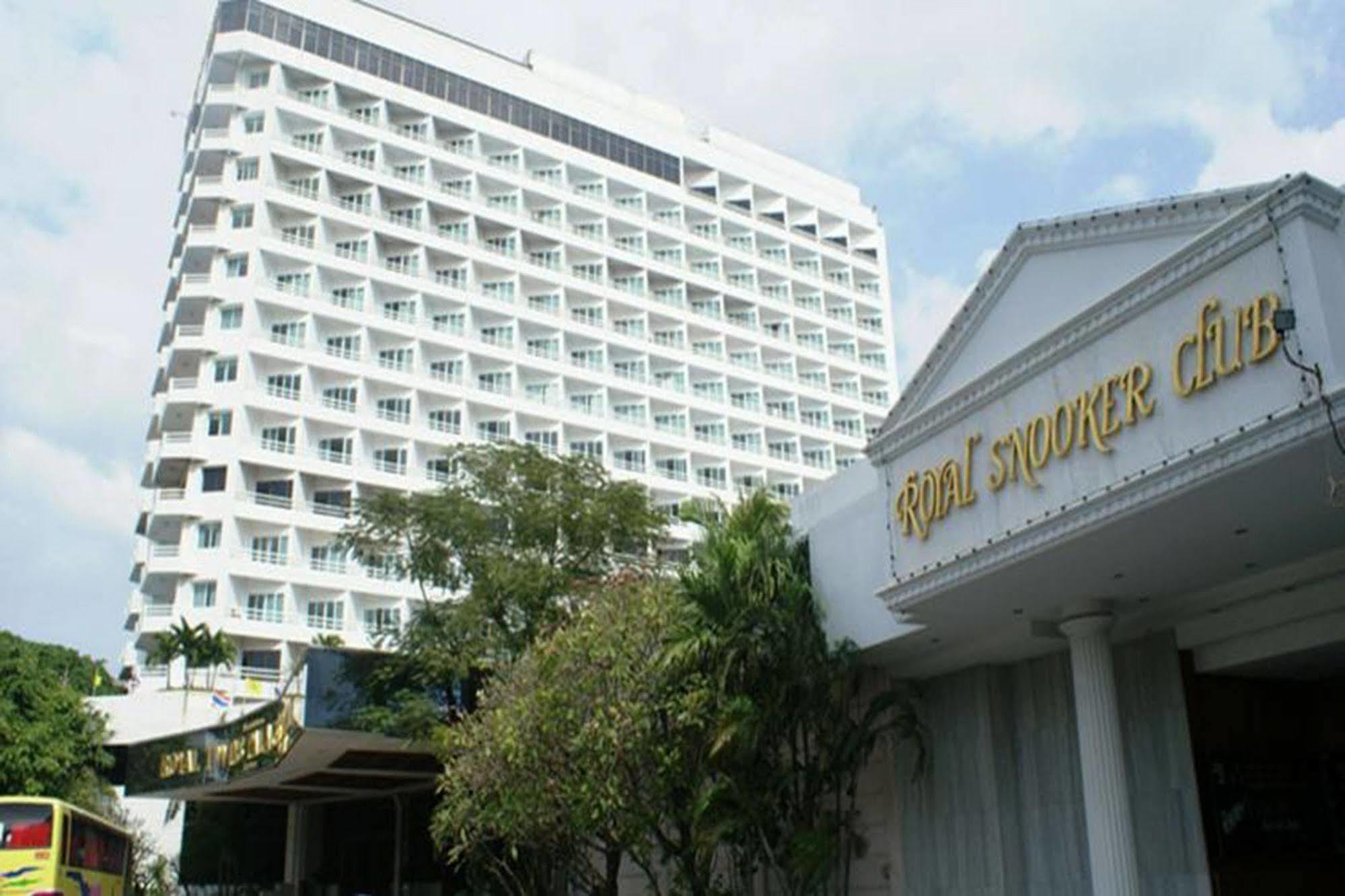Royal Twins Palace Hotel Pattaya Buitenkant foto