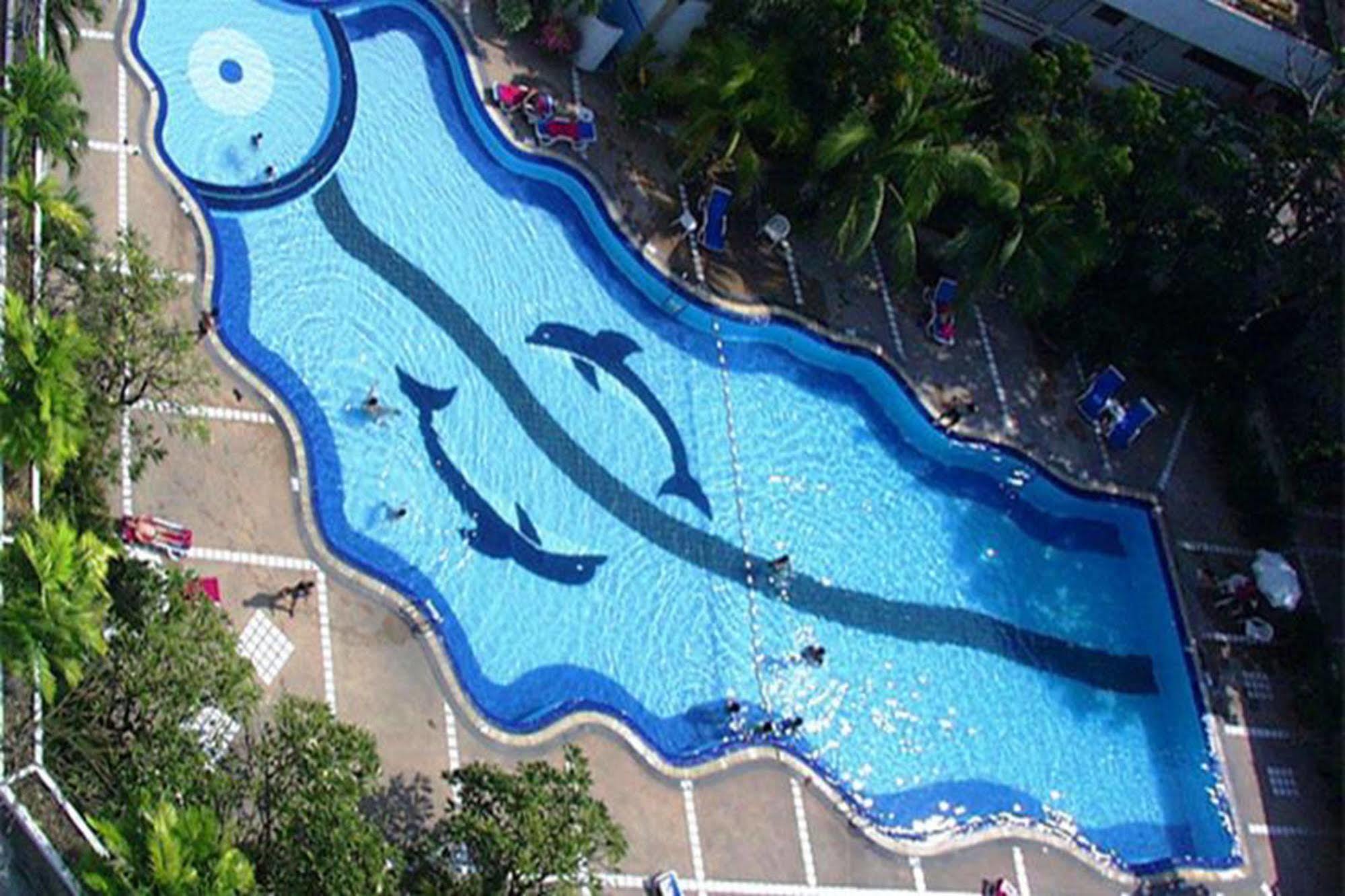 Royal Twins Palace Hotel Pattaya Buitenkant foto
